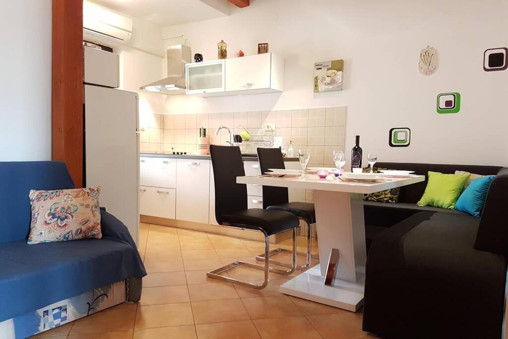 Apartments Kristina Fazana D Eksteriør billede