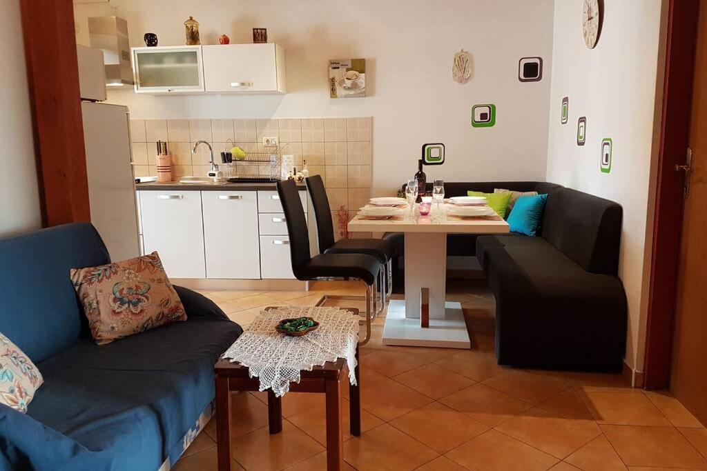 Apartments Kristina Fazana D Eksteriør billede